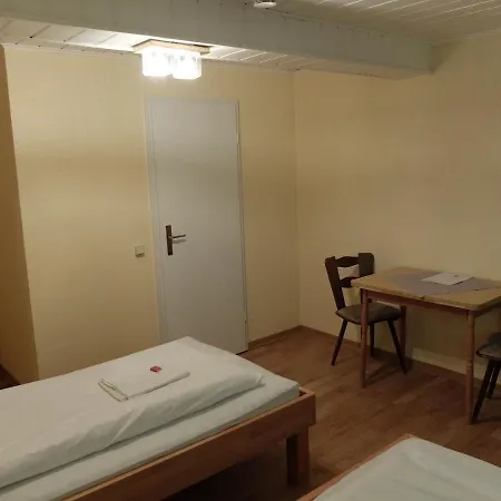 Suiteable Living - Taunus 1.og Altbau *